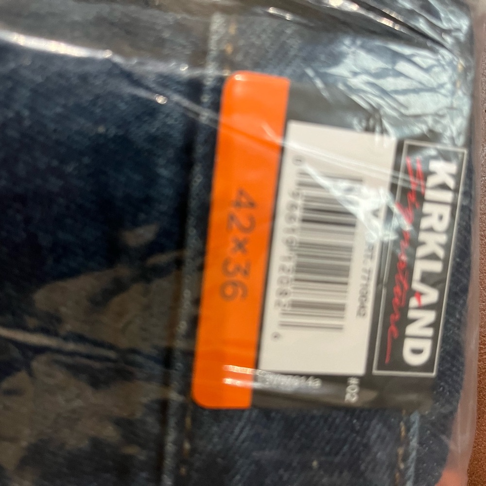 NWT Kirkland Signature Jeans 42x36 - Picture 6 of 9